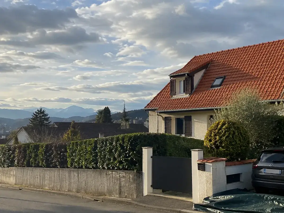 Toiture neuve dans un quartier pavillonnaire