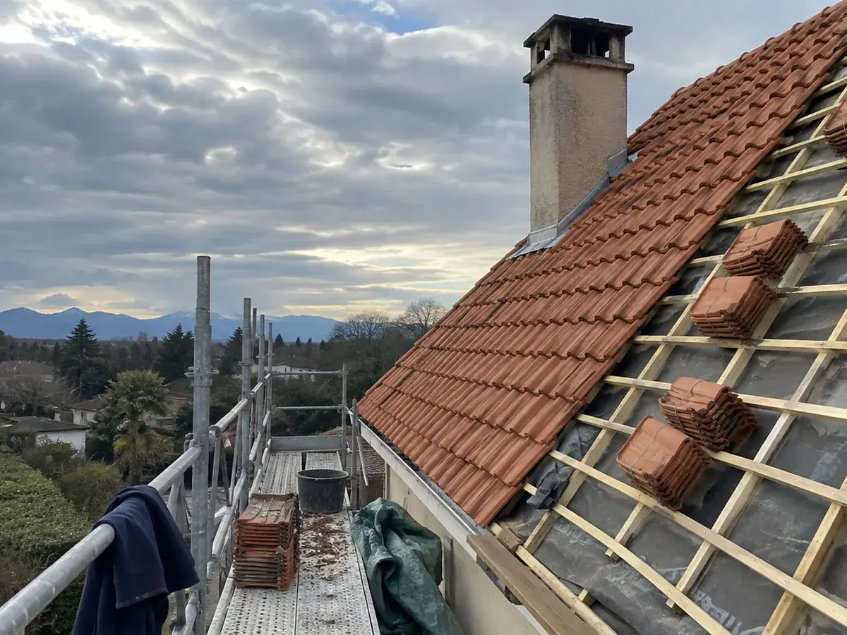 Dépose et liteaunage neuf en cours